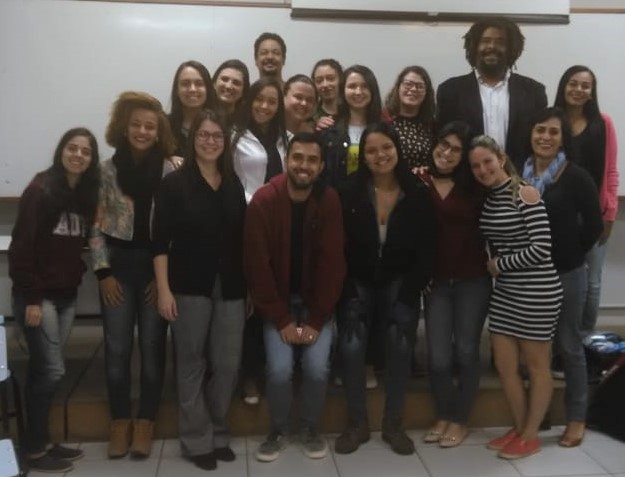 Escola do Legislativo apresenta Parlamento do Idoso para alunos da UNIVIÇOSA