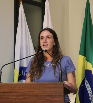 Tribuna Livre Indyra Greácomo Monteiro Dias - Acesso das mulheres aos serviços públicos de Viçosa