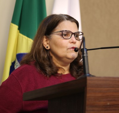 Tribuna Livre Maria Regina Araújo Gomes