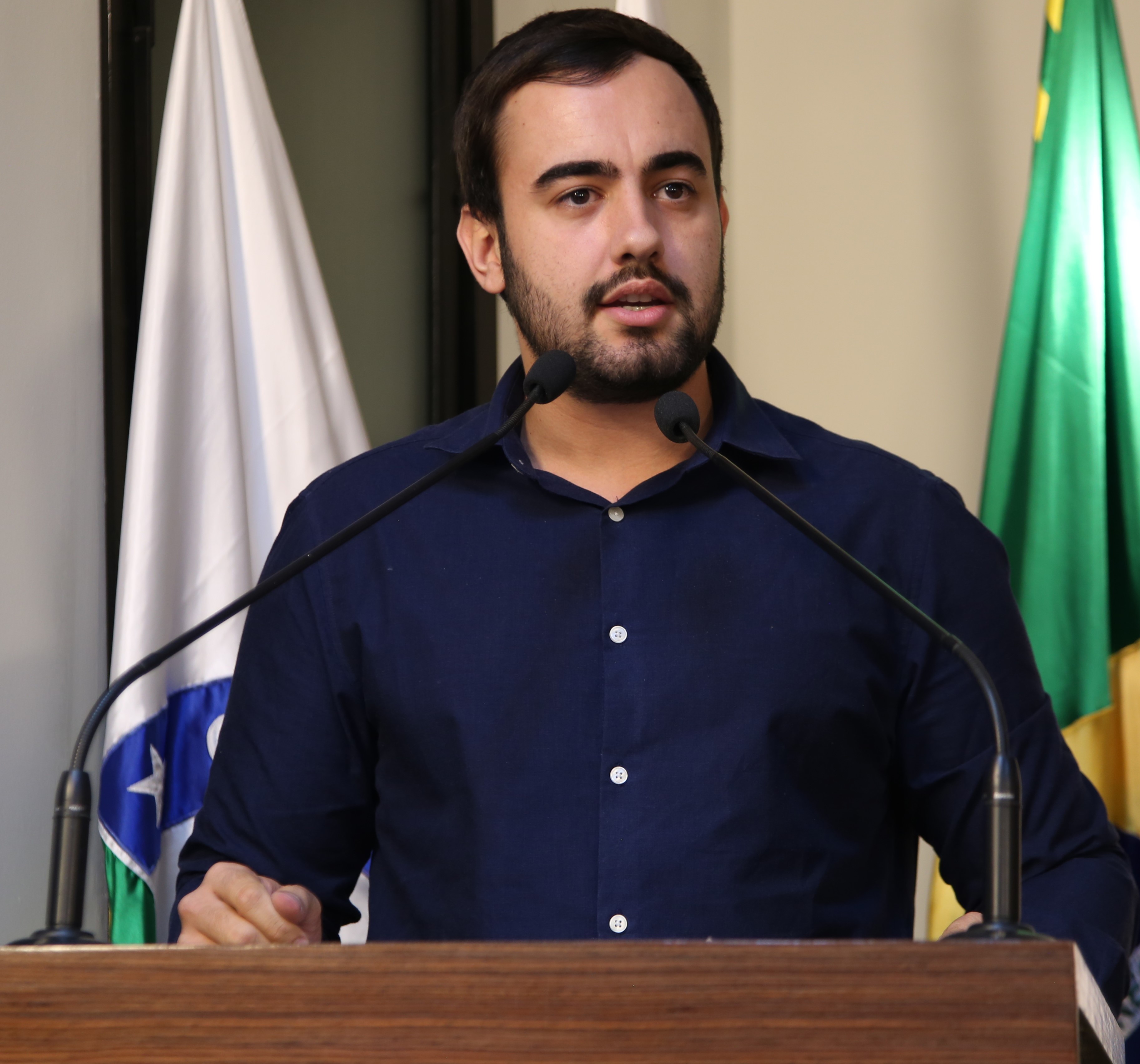 Vereador Daniel Cabral (PCdoB) Vice-Presidente da Câmara de Viçosa Presidente da Comissão de Constituição, Justiça e Redação (CCJ) Coordenador Geral da Escola do Legislativo