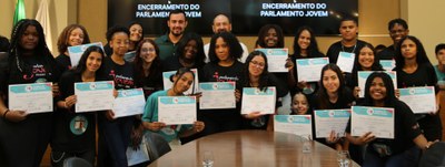 Alunos da Escola Estadual Doutor Raimundo Alves Torres (ESEDRAT)