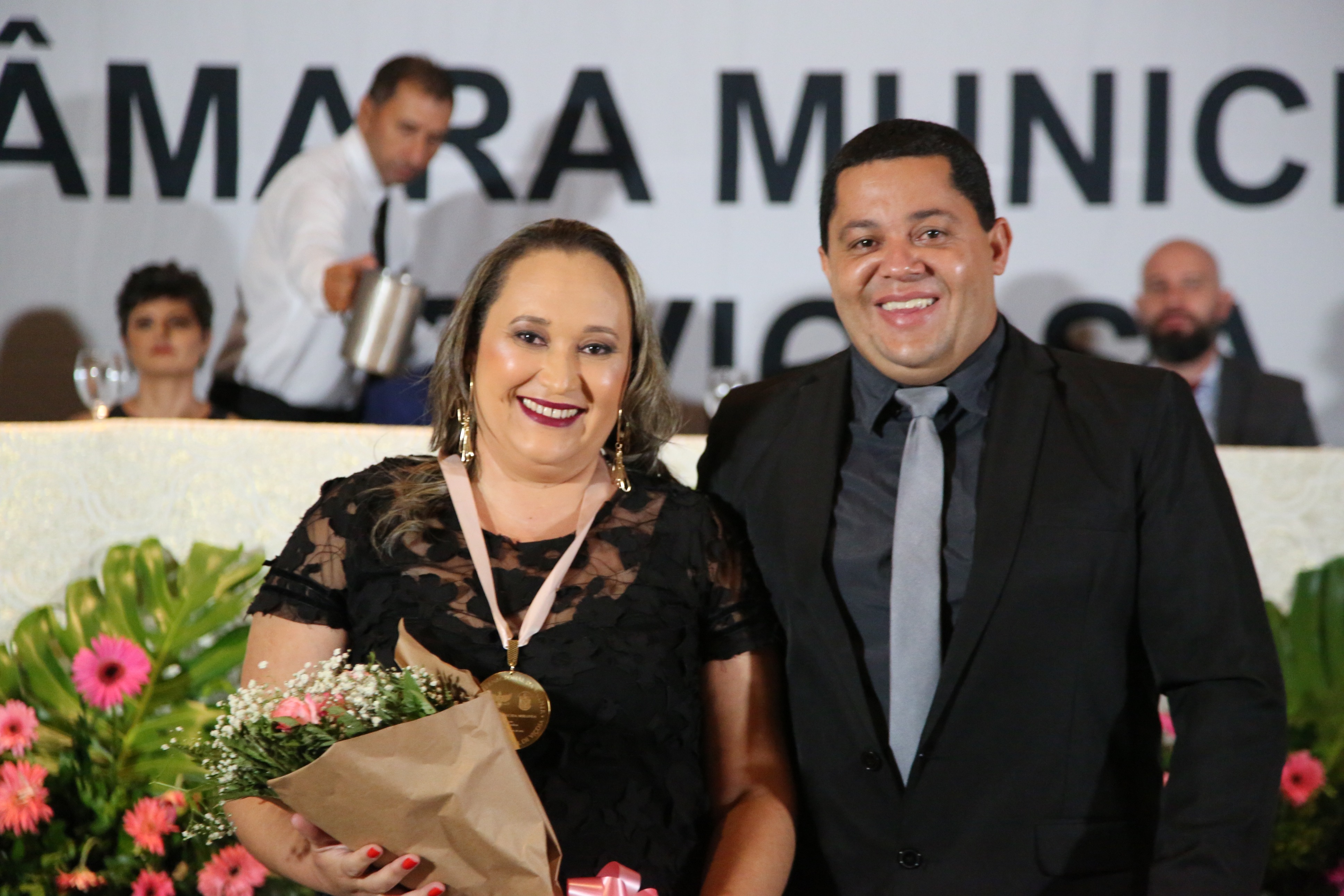 Vereador Marco Cardoso (Marcão Paraíso) (PRD) com a sua homenageada Cíntia Miranda