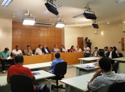 22/03/2012 Audiência Pública: Câmara discute o problema das festas na cidade 