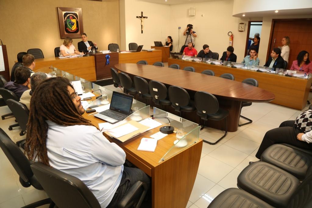 Vereadores votam projetos que alteram o Código de Posturas do município